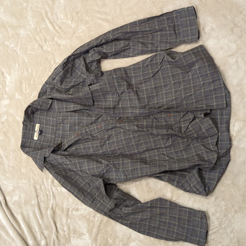 Tommy Bahama medium silk dress shirt like new!